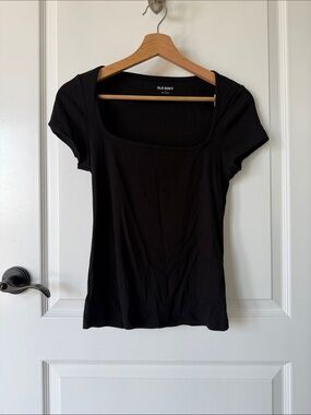 Old Navy Black Scoop Neck Short Sleeve Tee